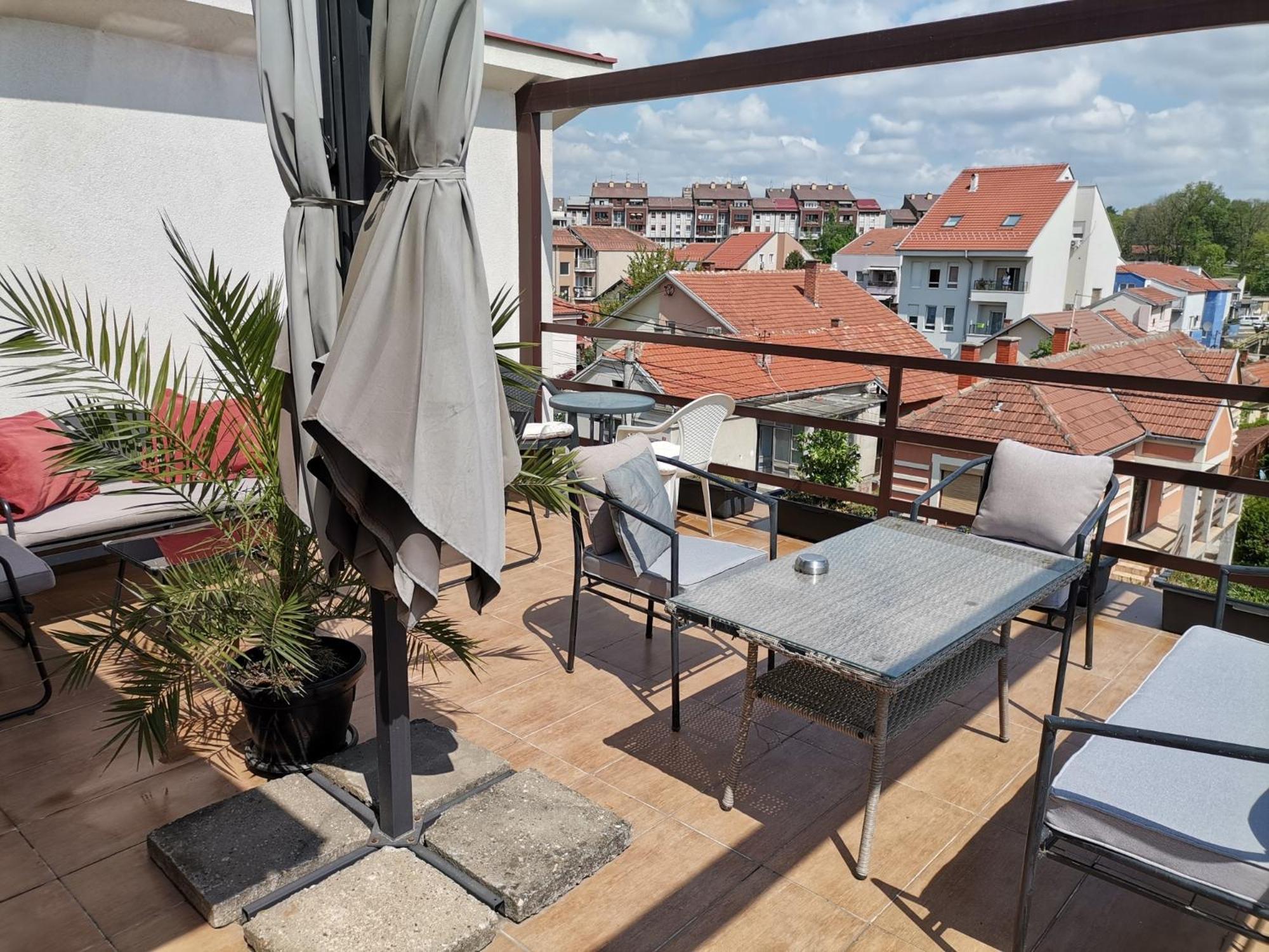 Crystal Kragujevac Apartment Bagian luar foto
